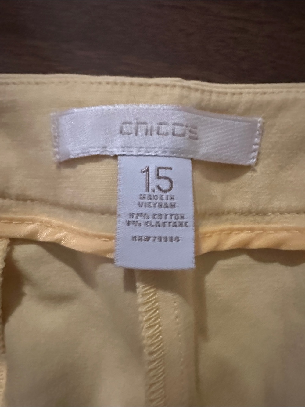 Two pairs of ladies Chico size 1.5 knee length shorts, white, and yellow - Picture 4 of 7